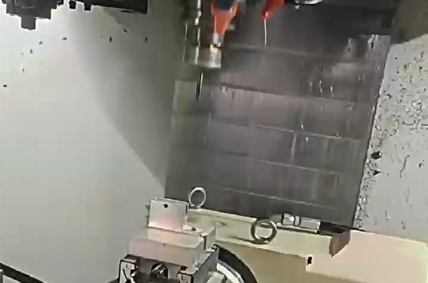 Multi-axis linkage technology improves CNC machining accuracy and productivity